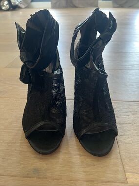 Charles David Black Lace Peep-Toe Ankle Wrap Heels with Bow